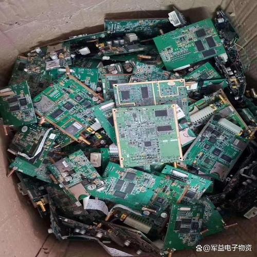 在杭州这座数字经济与制造业交融的城市,芯片和电子元器件的迭代速度